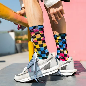 Nové Módne Tie Dye Koberčeky Mens Ponožky Bavlna Farebné Vír Fluorescencie Hip Hop Skateboard Zábavné Šťastný Harajuku Šťastný Sokken