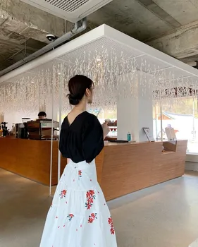 Korejpaa Ženy Nastaviť 2021 Lete kórejský Elegantné Jednoduché temperament Kolo Krku Lístkového Rukáv Tričko Vysoký Pás, Vyšívané Kvet Sukne