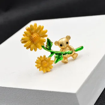 CINDY XIANG Roztomilý Medveď Swing Brošňa Kitty Pin Zvierat Módne Šperky Kresleného Štýlu, Smalt Kvety Ženy Brošne 2 Farby Dary