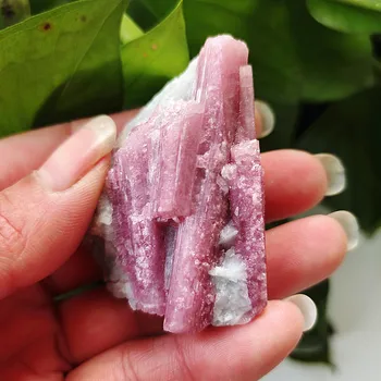Prírodný kameň slivkové kvety turmalín surovín, minerálnych vzoriek domáce dekorácie surové kryštály gem zber
