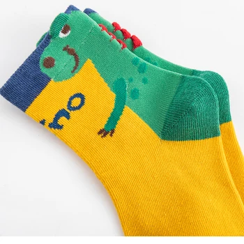 Chlapci a Dievčatá Ponožky Roztomilý Kreslený Dinosaura Vzor Posádky Ponožky pre 3-12 Rokov Deti Atletický Mäkké Pohodlné Bavlnené Ponožky 4 Páry